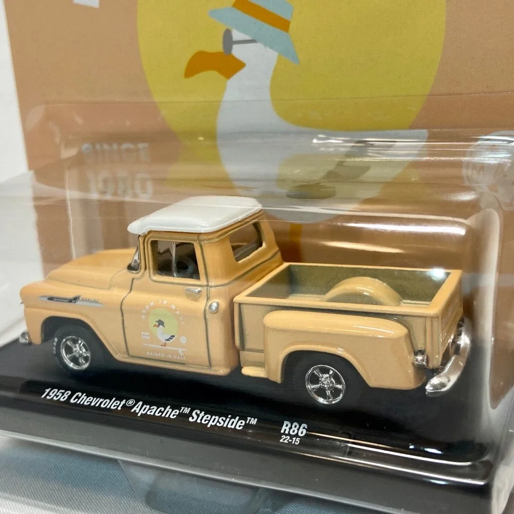 M2 Machines 1958‎ Chevrolet Apache Stepside R86 Born In Maui Raised In Cali 2023